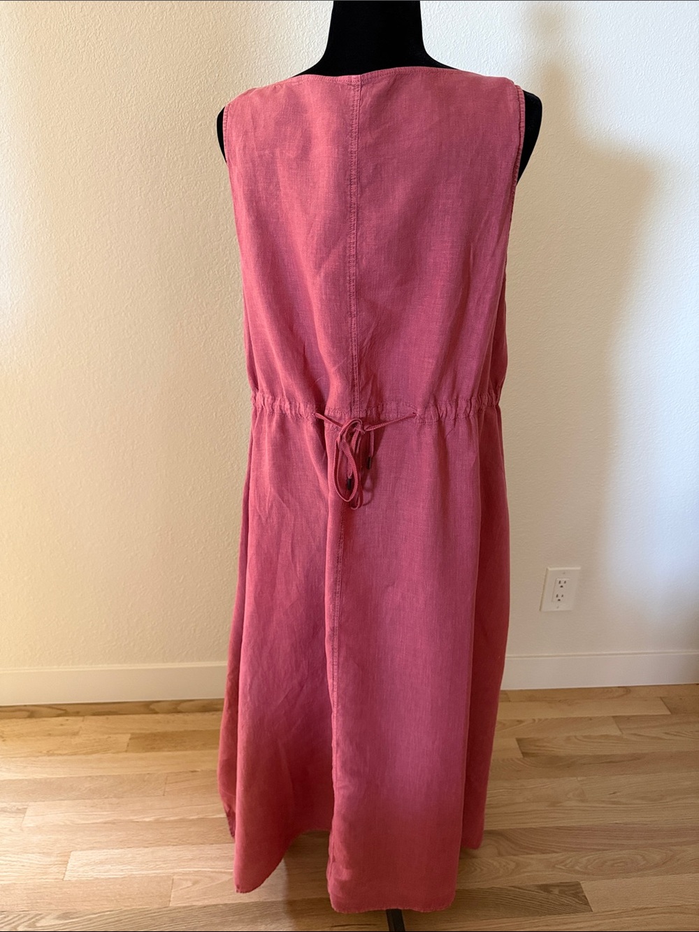OSKA Maxi Clay Red Women's Linen Dress - Signature Style - Picture 3 of 14